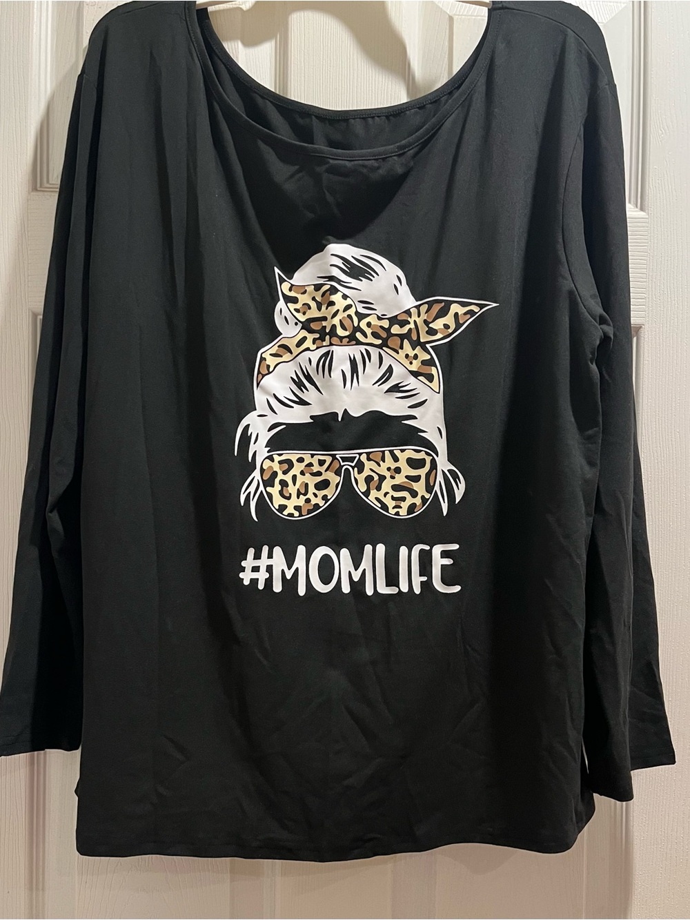 SHEIN Black Long-Sleeve #MOMLIFE Graphic Top with Leopard Accent